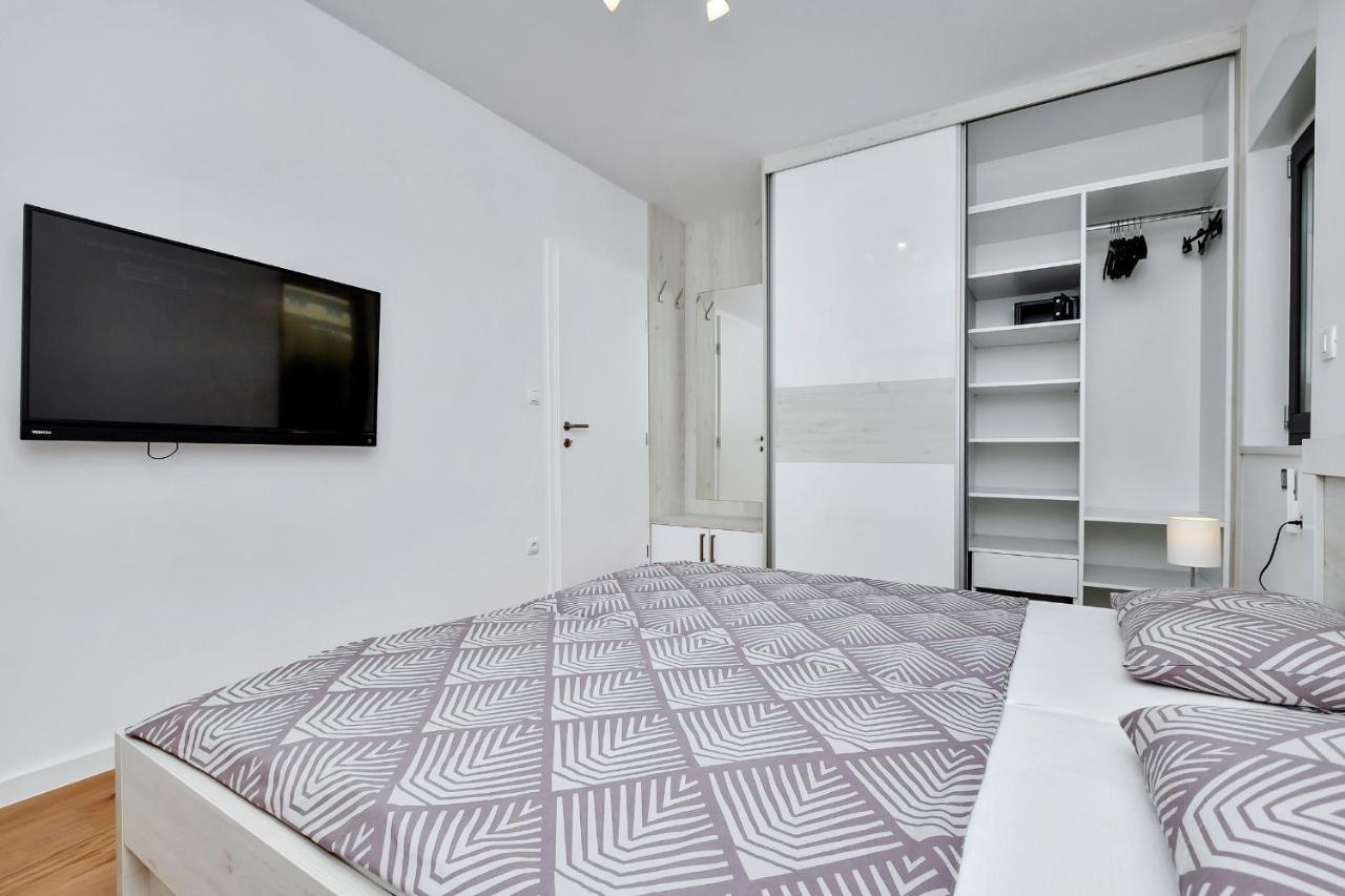Luxury Apartment Sidro With Free Beach Parking Makarska Kültér fotó