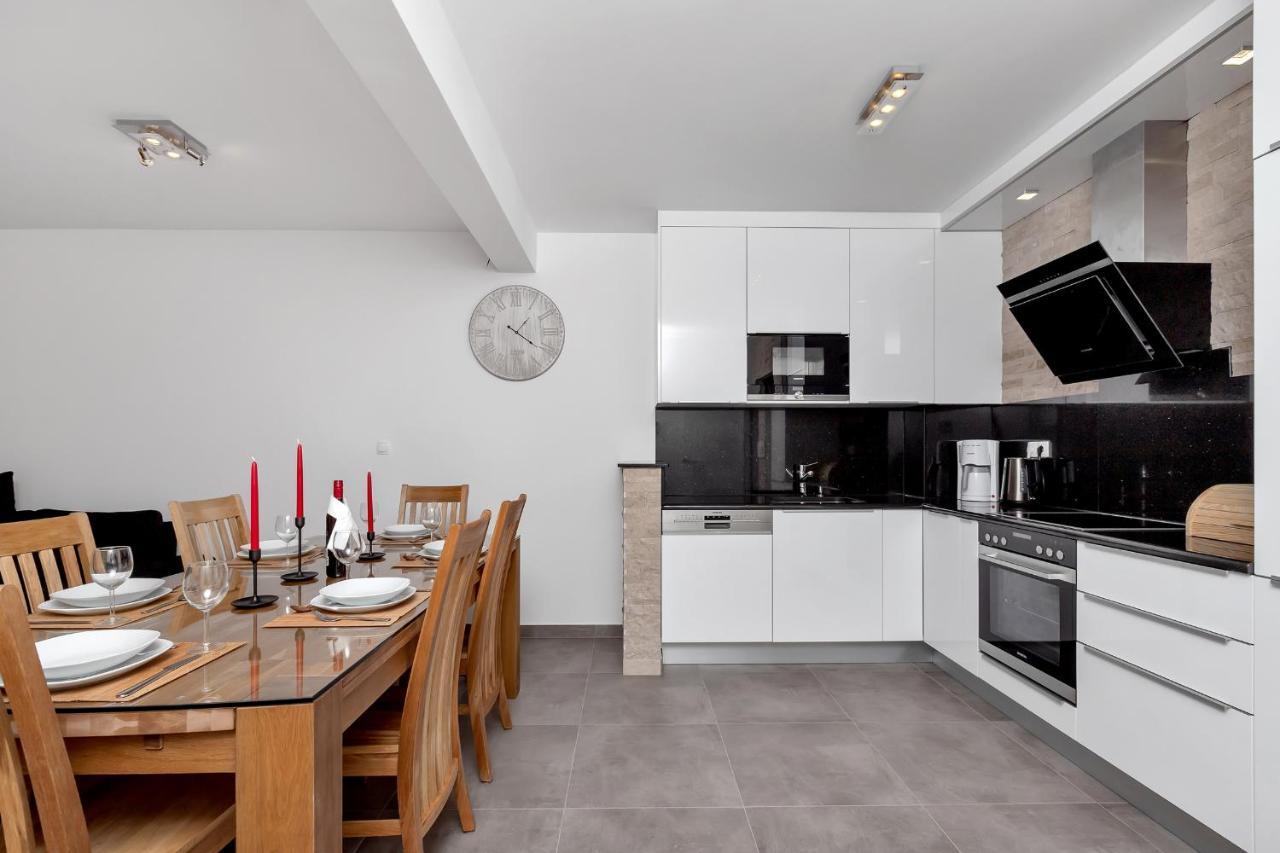 Luxury Apartment Sidro With Free Beach Parking Makarska Kültér fotó